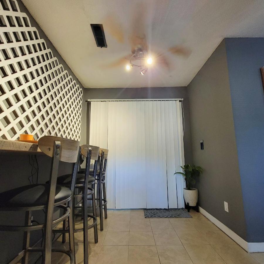 Hi-Tek-Duplex A-Two 75In 4K Led Vila Charleston Exterior foto